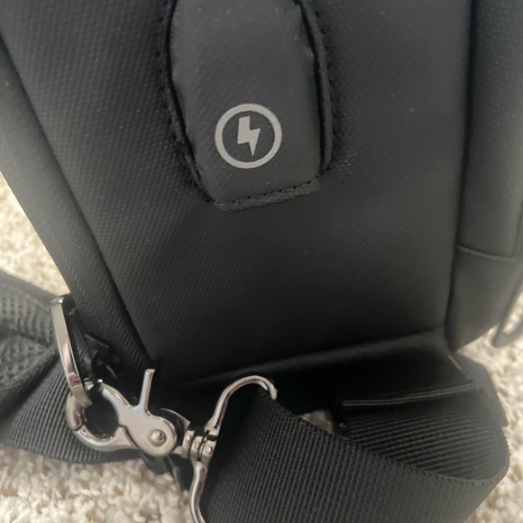 Backpack - Picture 3 of 4